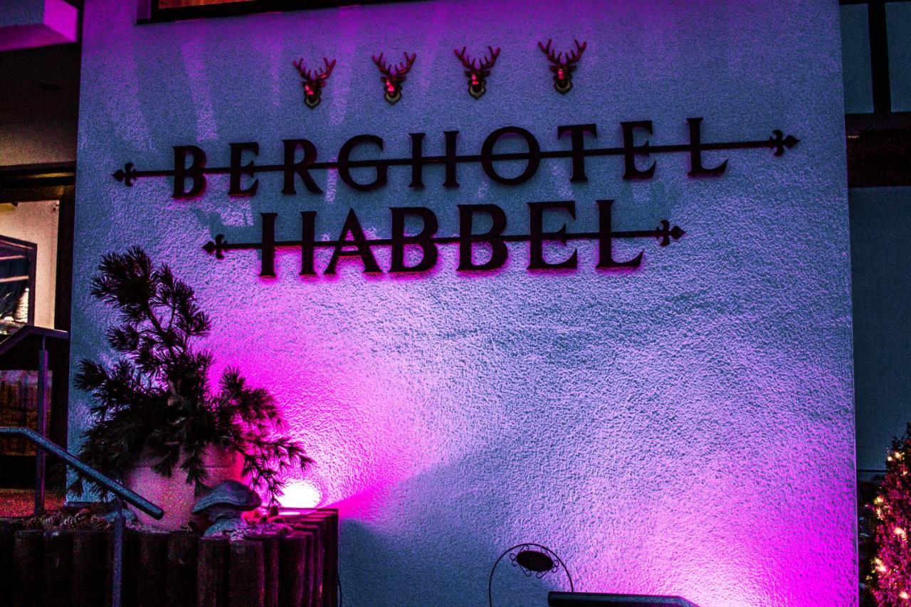 Berghotel Habbel Und Die Welt Kann Warten Cobbenrode Zewnętrze zdjęcie