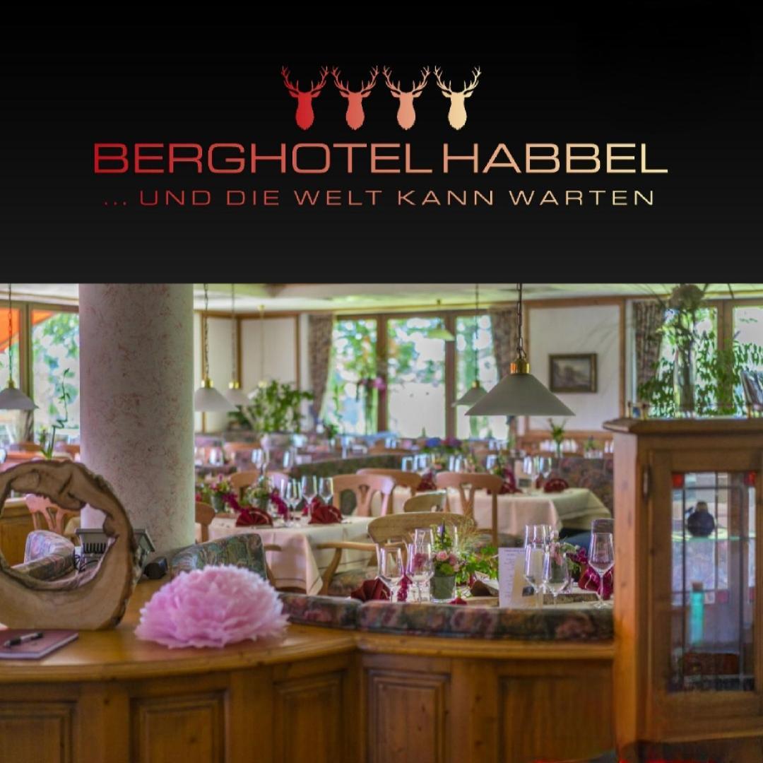 Berghotel Habbel Und Die Welt Kann Warten Cobbenrode Zewnętrze zdjęcie