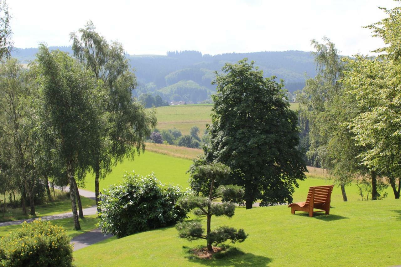 Berghotel Habbel Und Die Welt Kann Warten Cobbenrode Zewnętrze zdjęcie